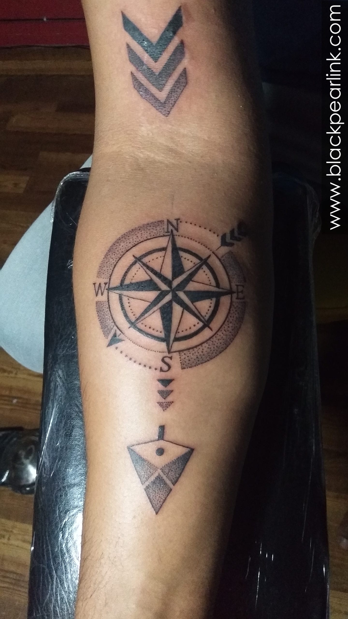 33 Latest Compass Tattoos To Inspire You In 2024!
